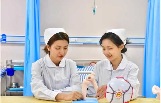 专业巡礼 | 护理——呵护生命，传承仁爱